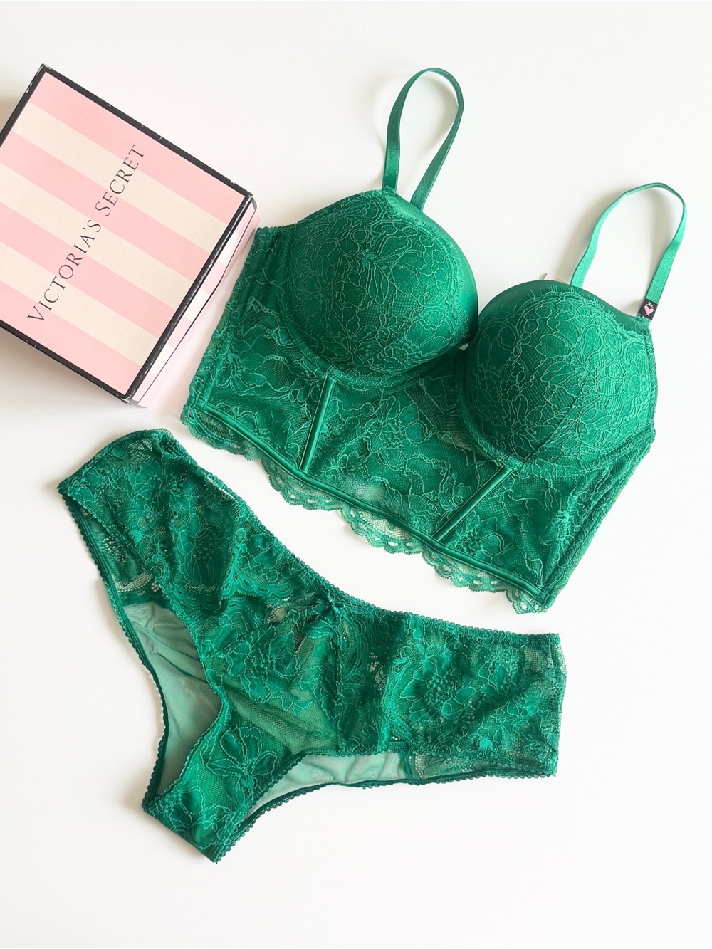 36C XL Victoria’s Secret green lace bra set cheeky panties